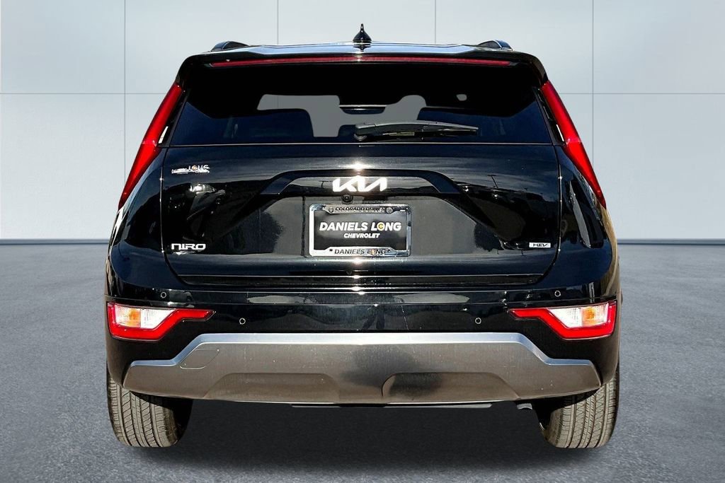 Used 2024 Kia Niro EX Touring image 4