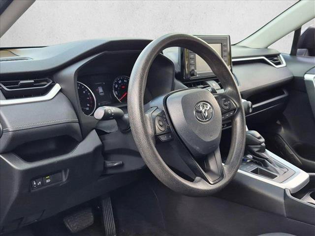Used 2021 Toyota RAV4 LE FWD image 9