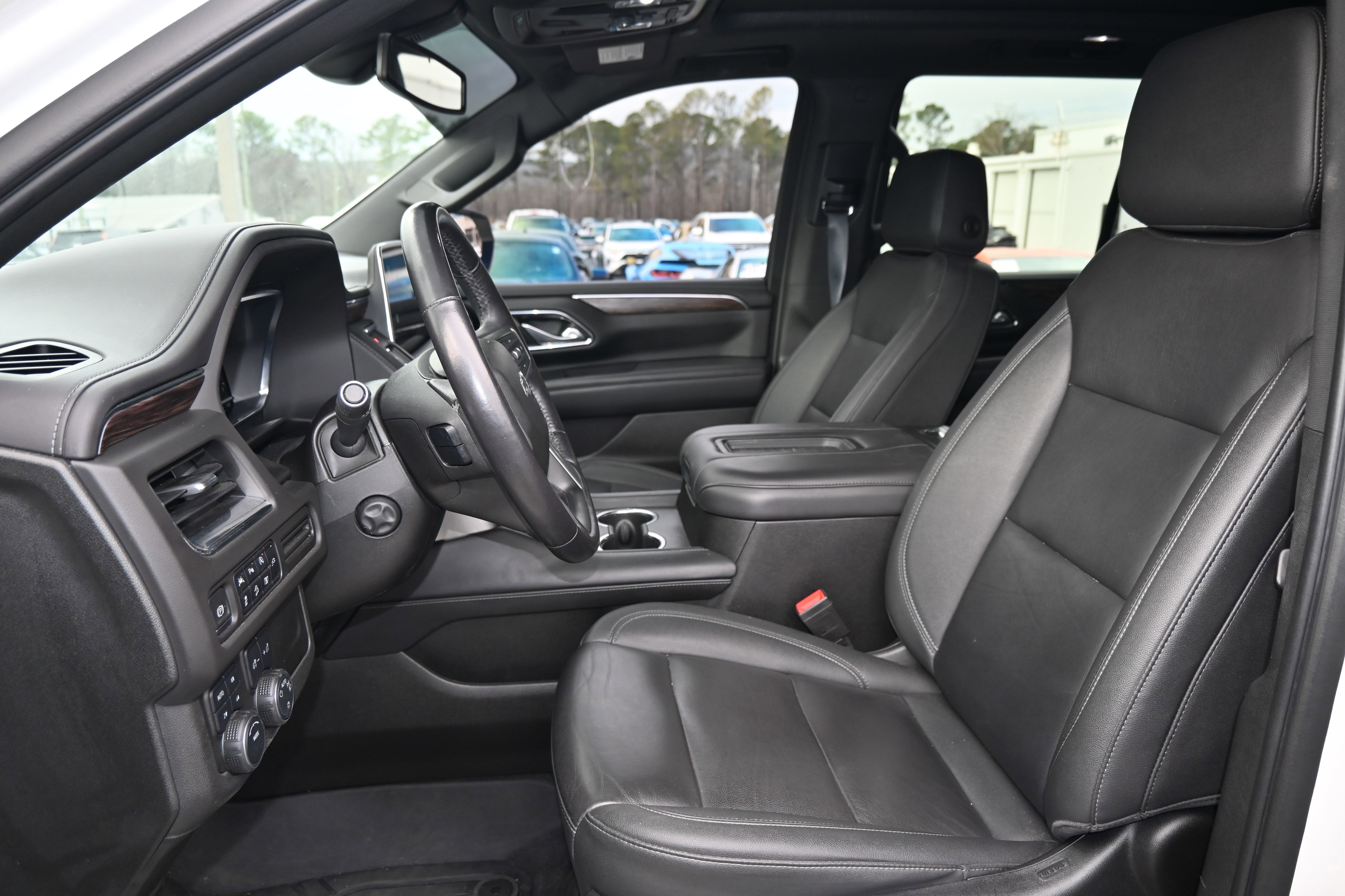 Used 2022 Chevrolet Tahoe Z71 w/ Luxury Package image 14