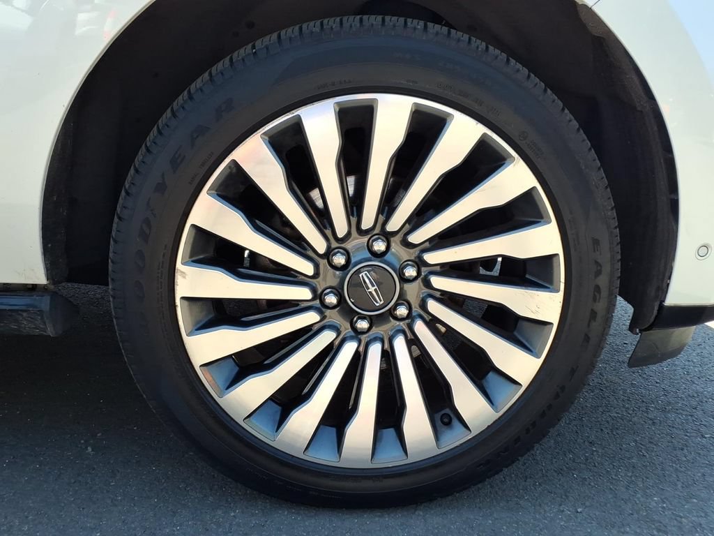 Used 2019 Lincoln Navigator L Reserve w/ Cargo Package AWD/4WD image 9
