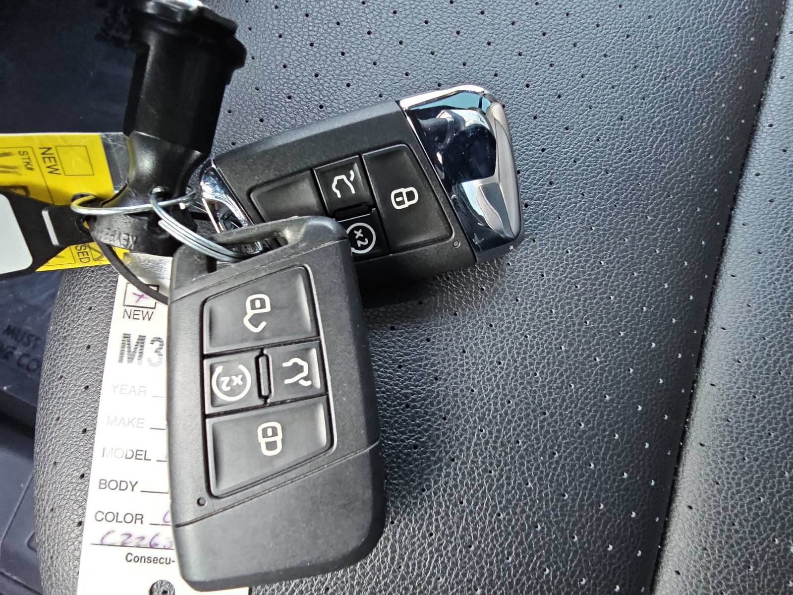 Used 2023 Volkswagen Atlas Cross Sport SE w/ Panoramic Sunroof Package FWD image 35
