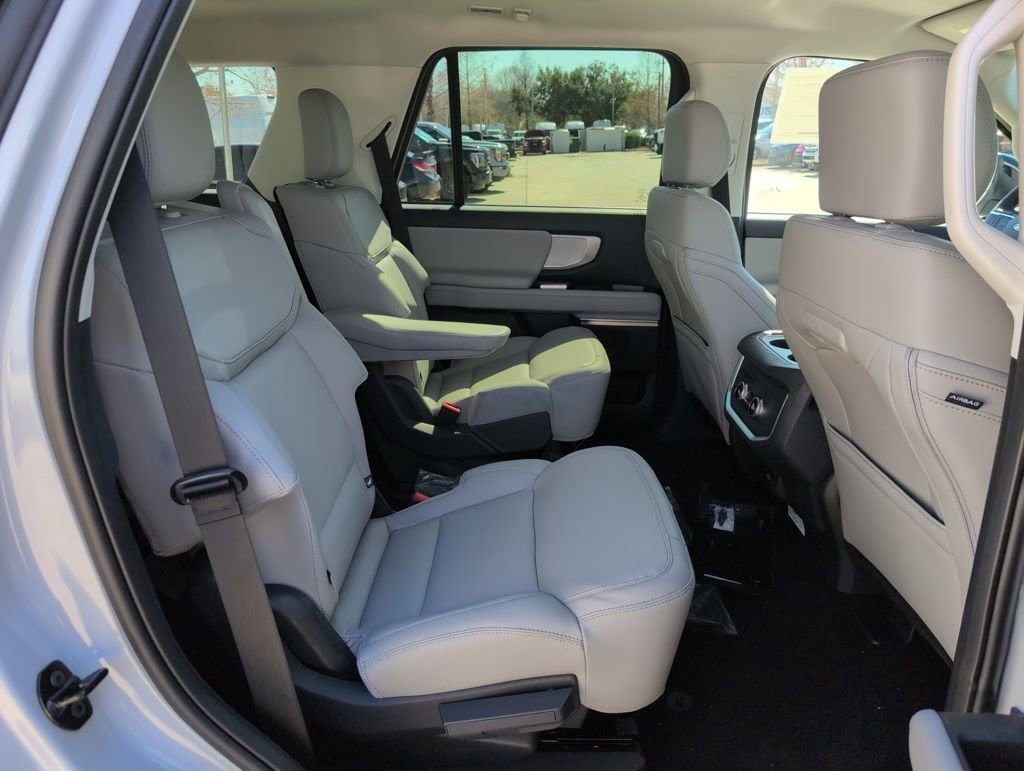 New 2026 Ford Expedition Active image 15