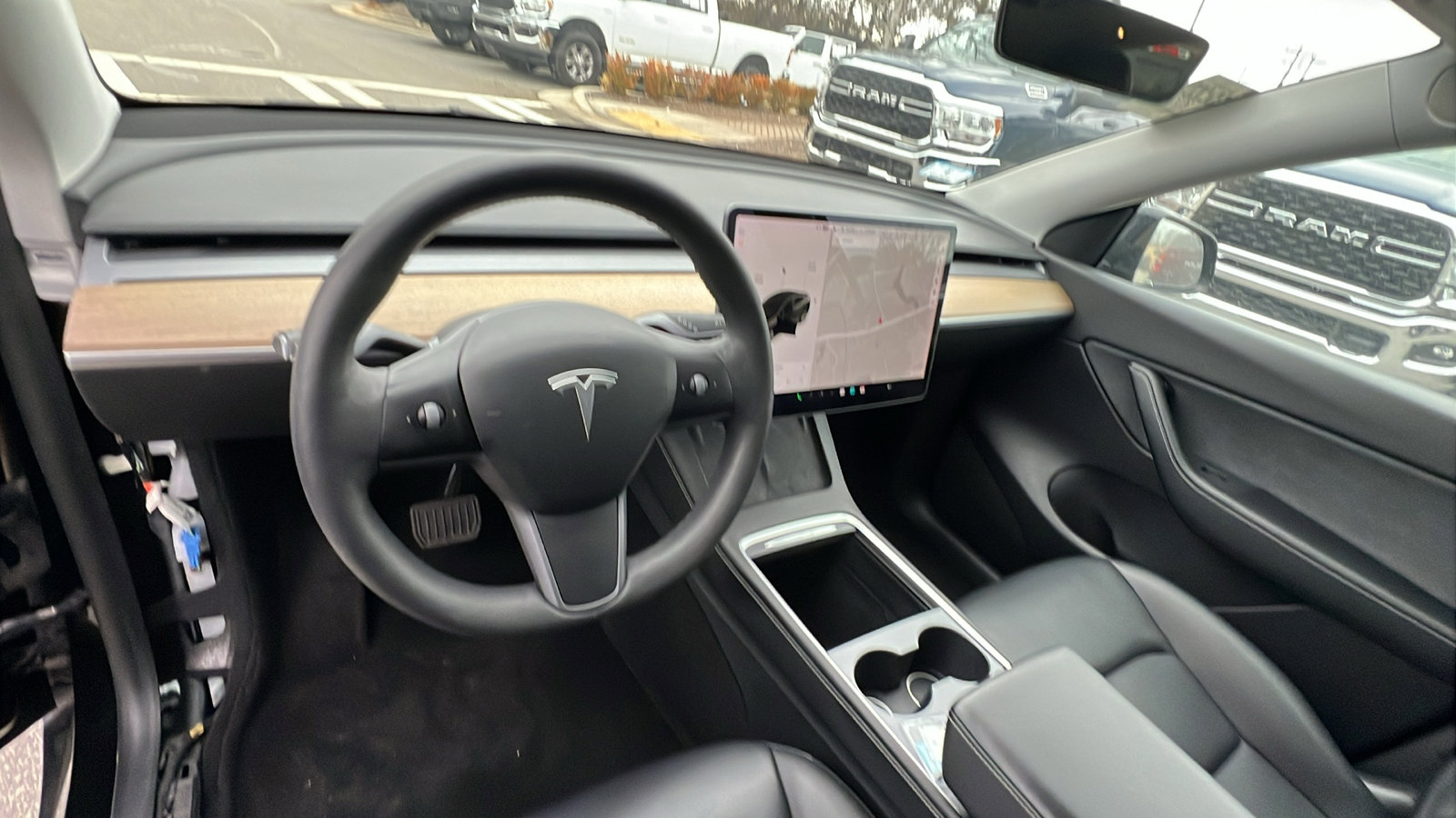 Used 2021 Tesla Model Y Long Range image 24