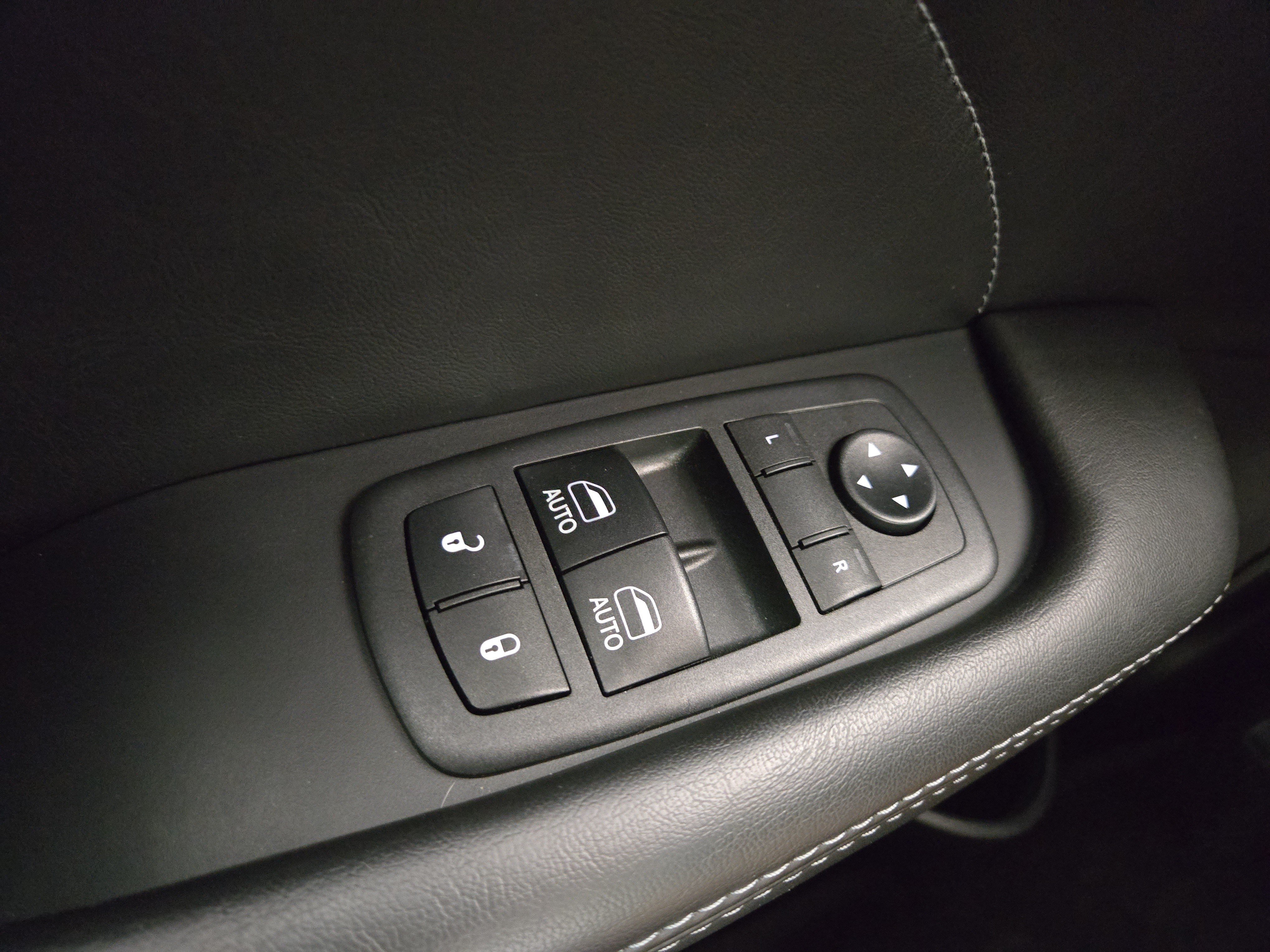 Used 2018 Dodge Challenger R/T Plus RWD image 30