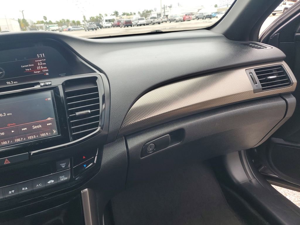 Used 2017 Honda Accord EX-L image 11