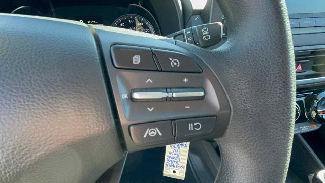 Used 2022 Hyundai Kona SE AWD/4WD image 15