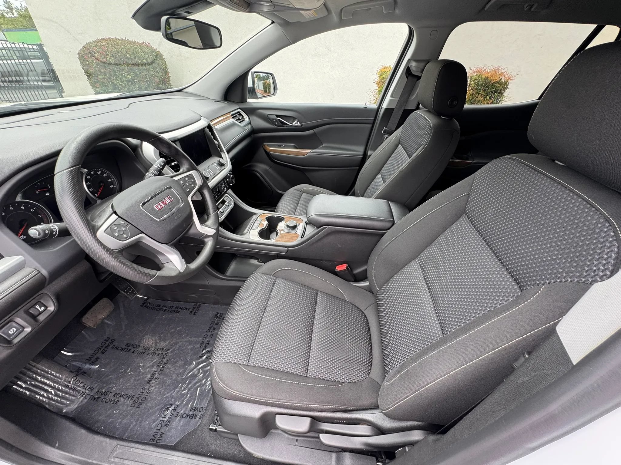 Used 2022 GMC Acadia SLE FWD image 10