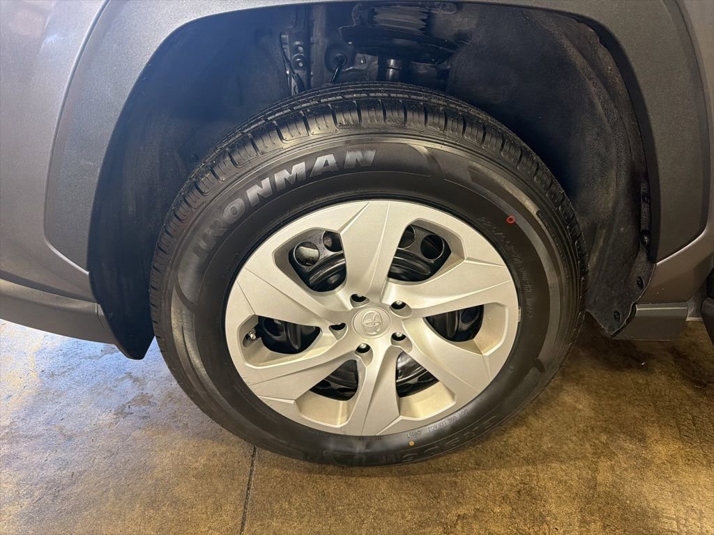 Used 2024 Toyota RAV4 LE image 7