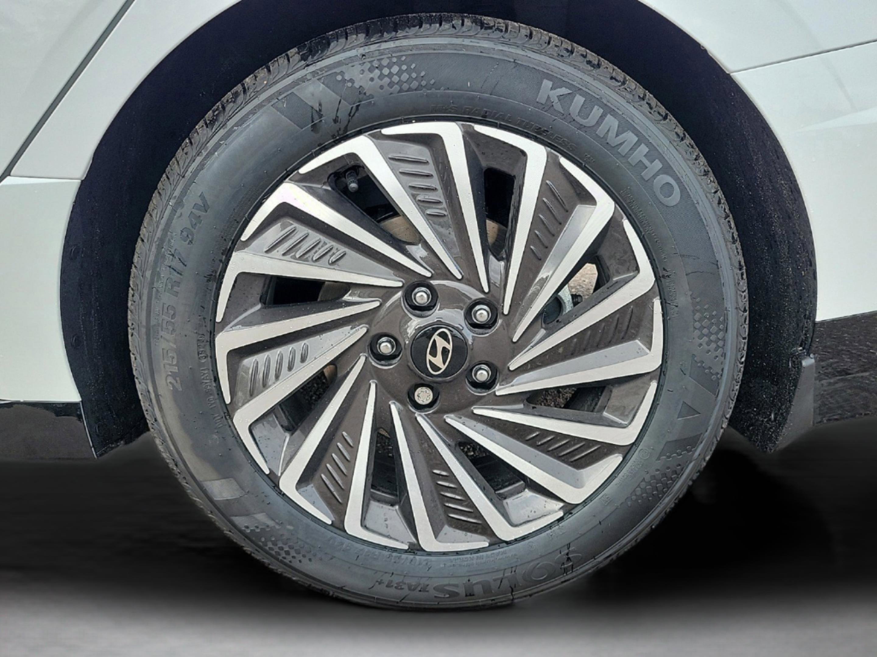 New 2025 Hyundai Sonata Limited image 7