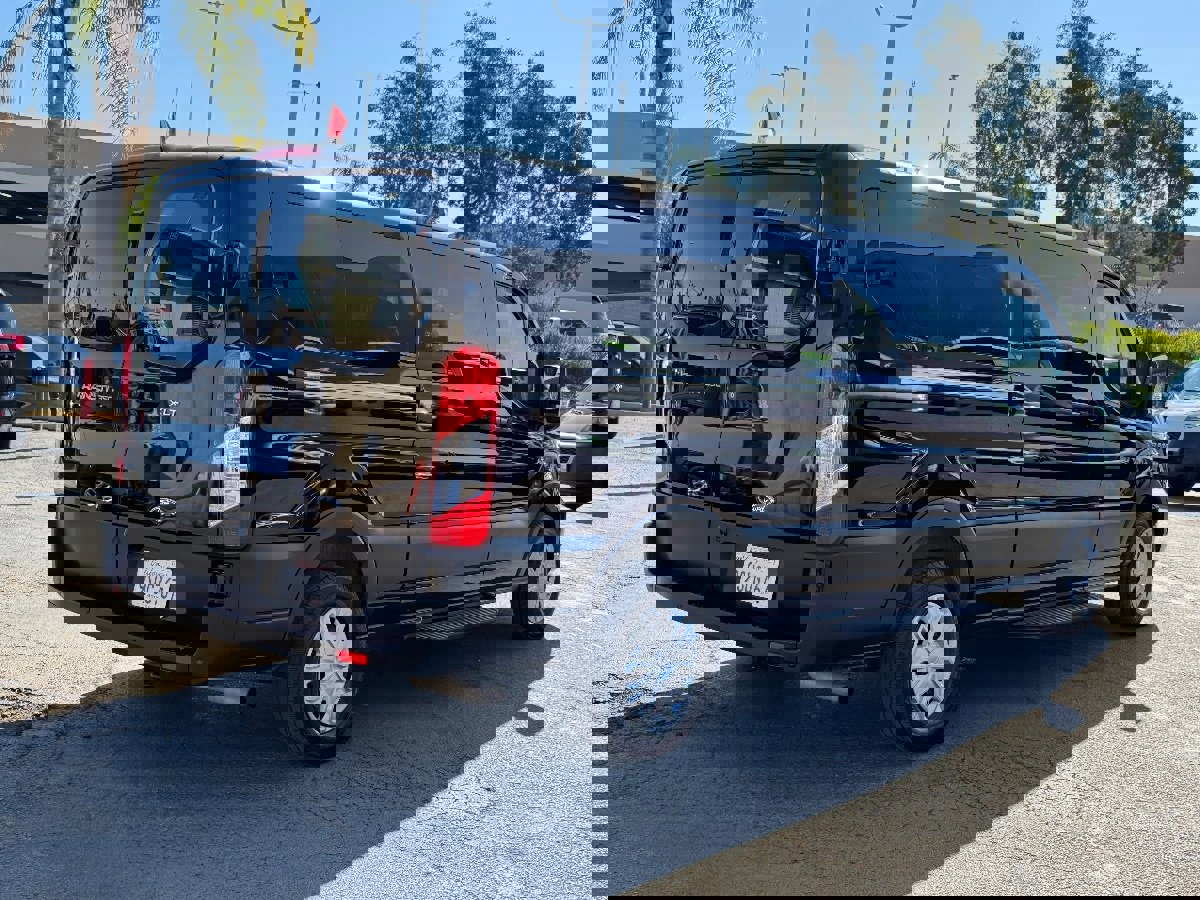 Used 2025 Ford Transit 350 XLT image 11