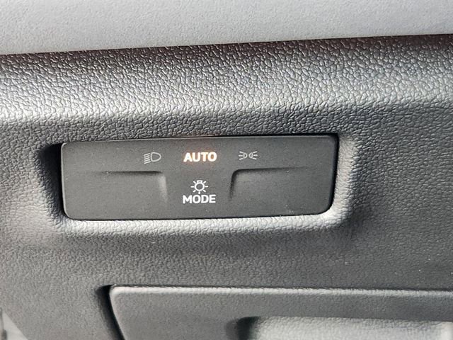 New 2026 Volkswagen Tiguan SE image 21