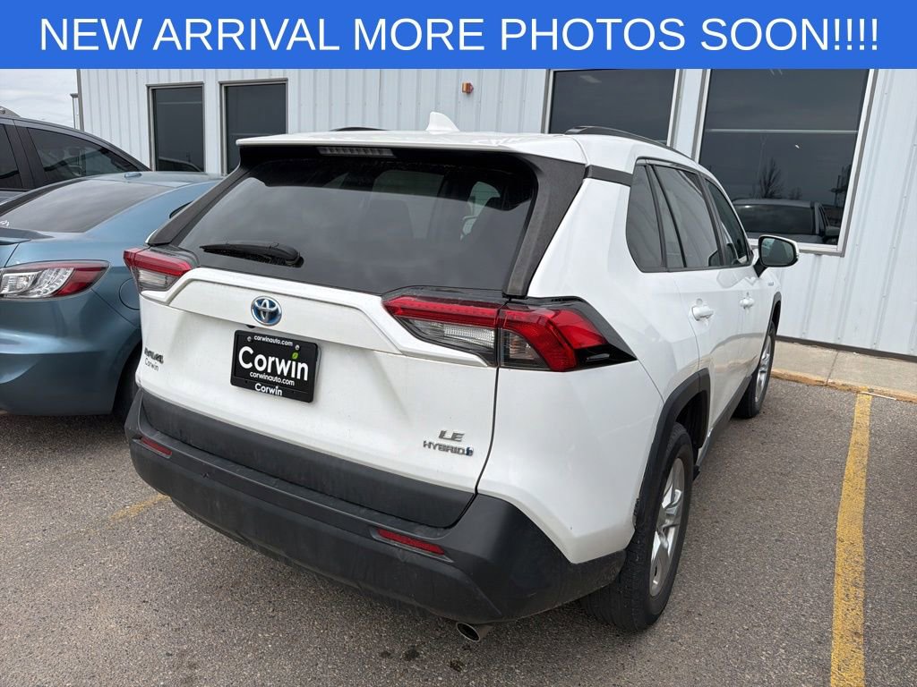 Used 2019 Toyota RAV4 LE w/ Carpet Mat Package AWD/4WD image 5