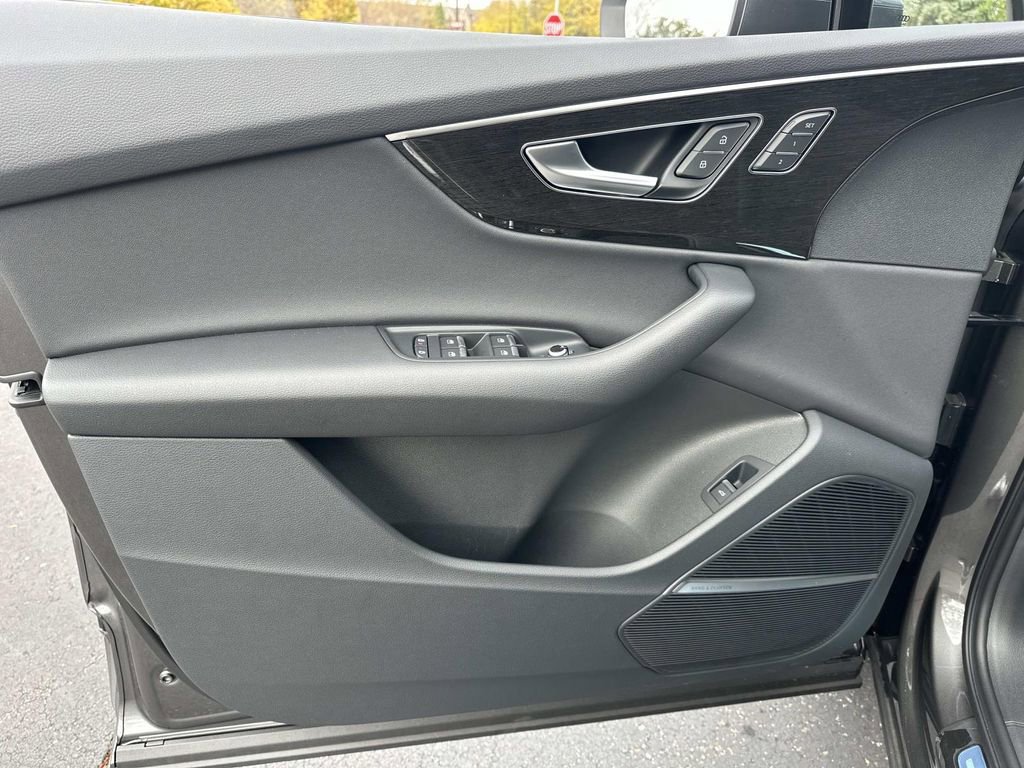 New 2026 Audi Q7 2.0T Premium image 11