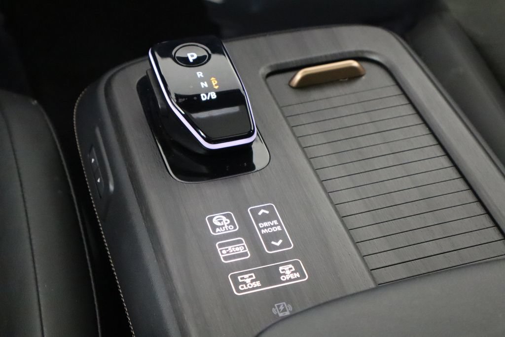 Used 2024 Nissan Ariya FWD image 30