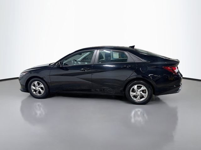 Used 2021 Hyundai Elantra SE w/ Preferred Accessory Package FWD image 10