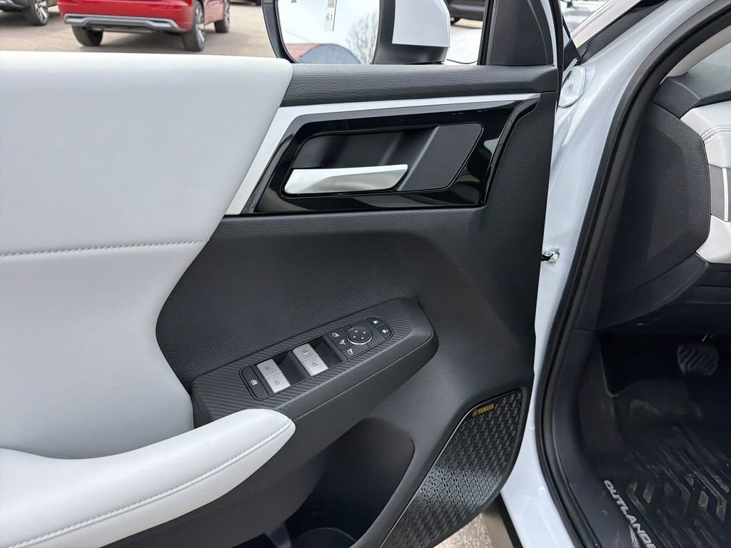 New 2026 Mitsubishi Outlander SE AWD/4WD image 16
