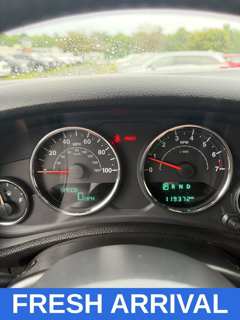 Used 2015 Jeep Wrangler Unlimited Sahara AWD/4WD image 6