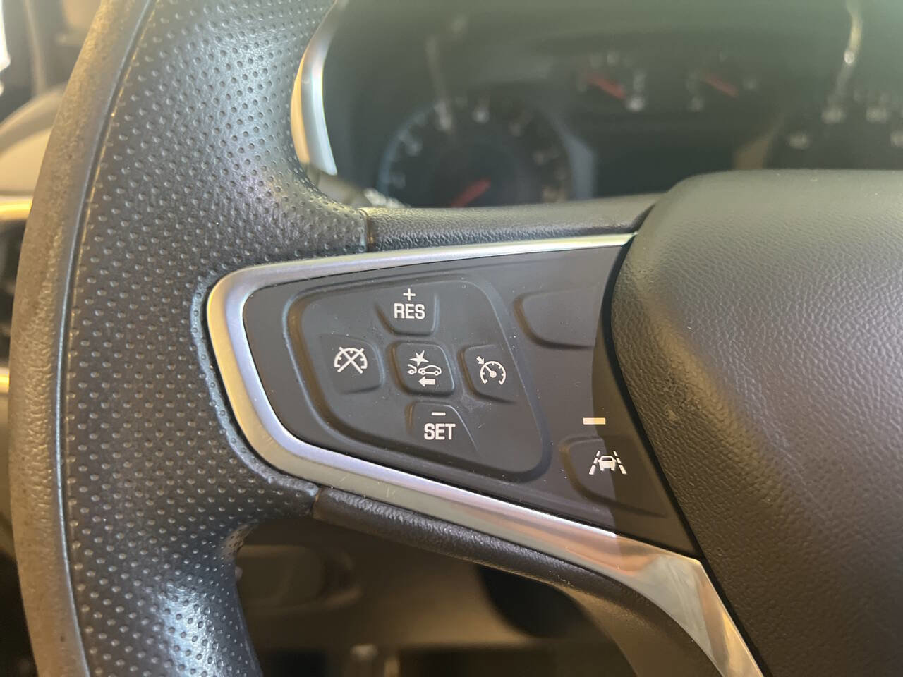 Used 2022 Chevrolet Equinox LS image 27