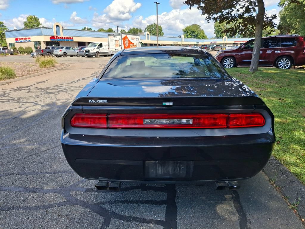 Used 2010 Dodge Challenger SE RWD image 5