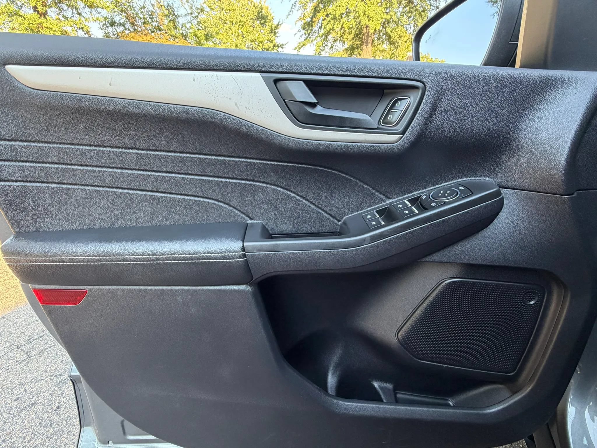 Used 2022 Ford Escape SE w/ Cold Weather Package FWD image 27