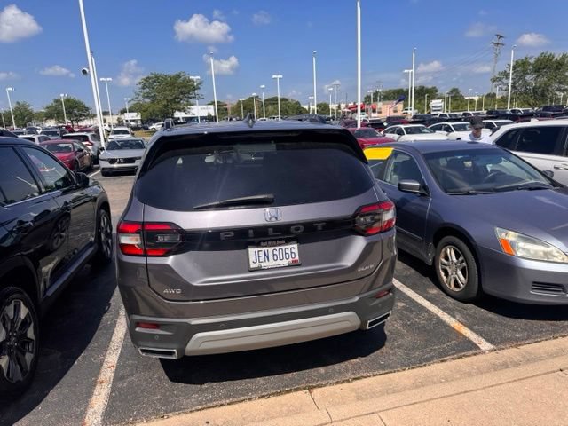 Used 2024 Honda Pilot Elite image 14