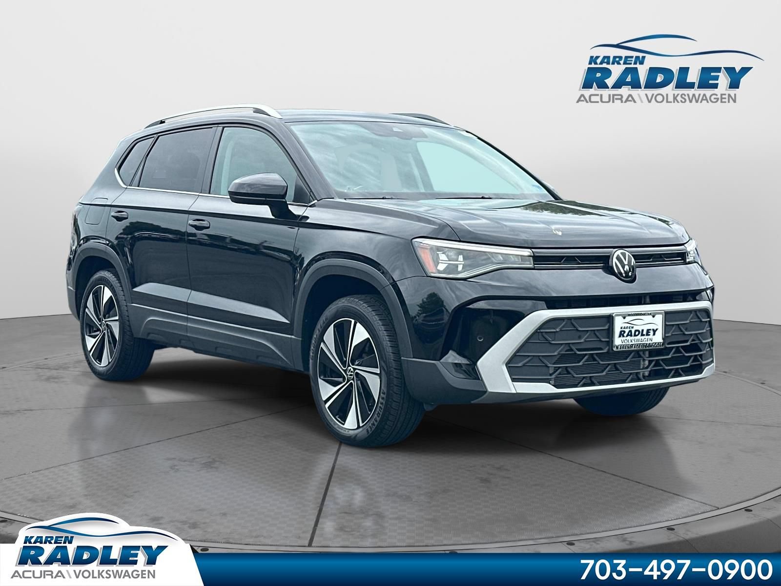 Certified 2025 Volkswagen Taos SE AWD/4WD image 1