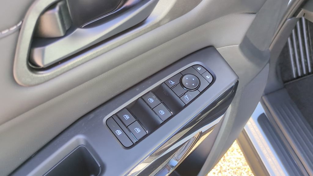 New 2026 Nissan Pathfinder SV image 13