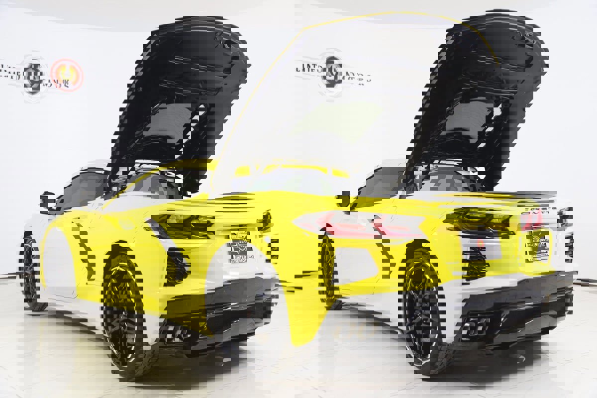 Used 2025 Chevrolet Corvette Stingray Premium Cpe w/ Stealth Interior Trim Package image 25