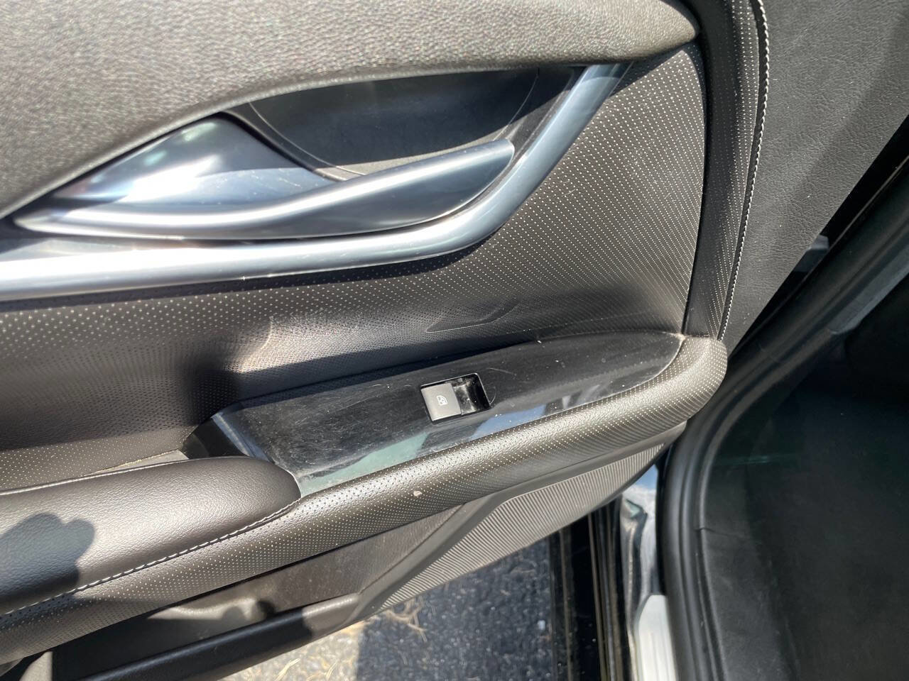 Used 2014 Cadillac XTS w/ Rear Seat Comfort Package image 24