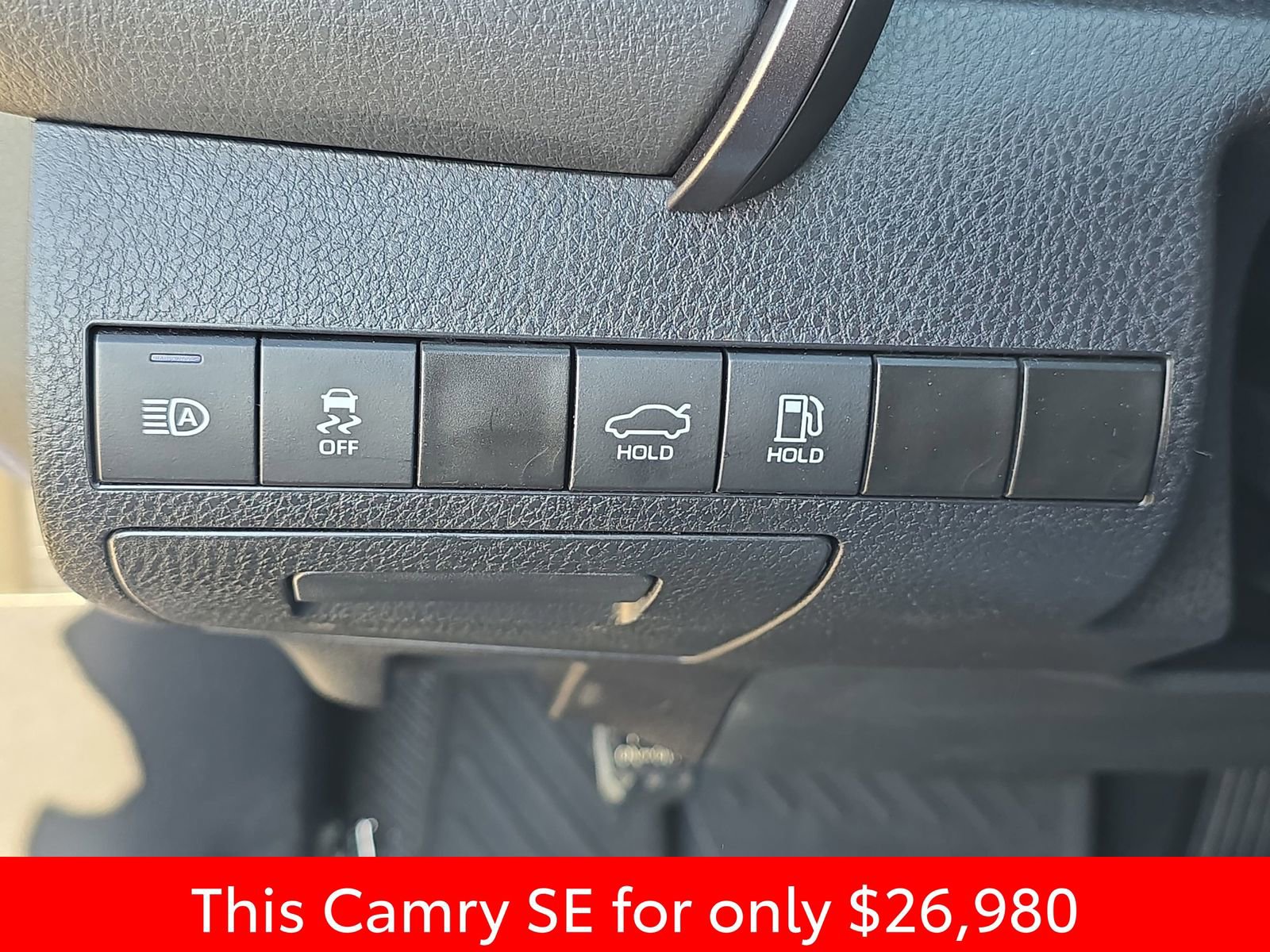 Used 2023 Toyota Camry SE image 31