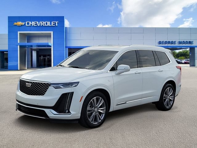 Certified 2023 Cadillac XT6 Premium Luxury FWD image 2