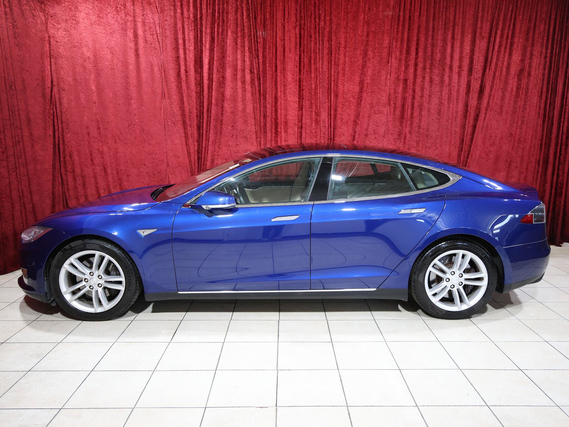 Used 2015 Tesla Model S 85 RWD image 4
