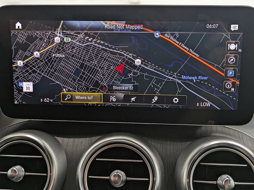 Used 2022 Mercedes-Benz GLC 300 4MATIC image 11