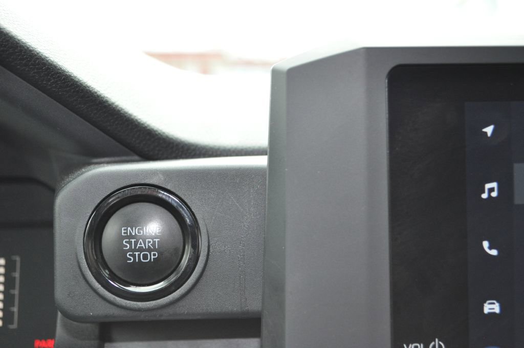 Used 2025 Toyota Tacoma SR5 image 12