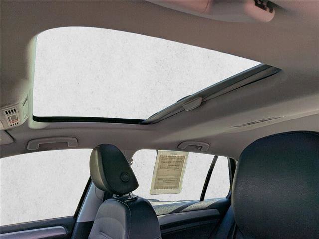 Used 2015 Volkswagen Golf SE image 15