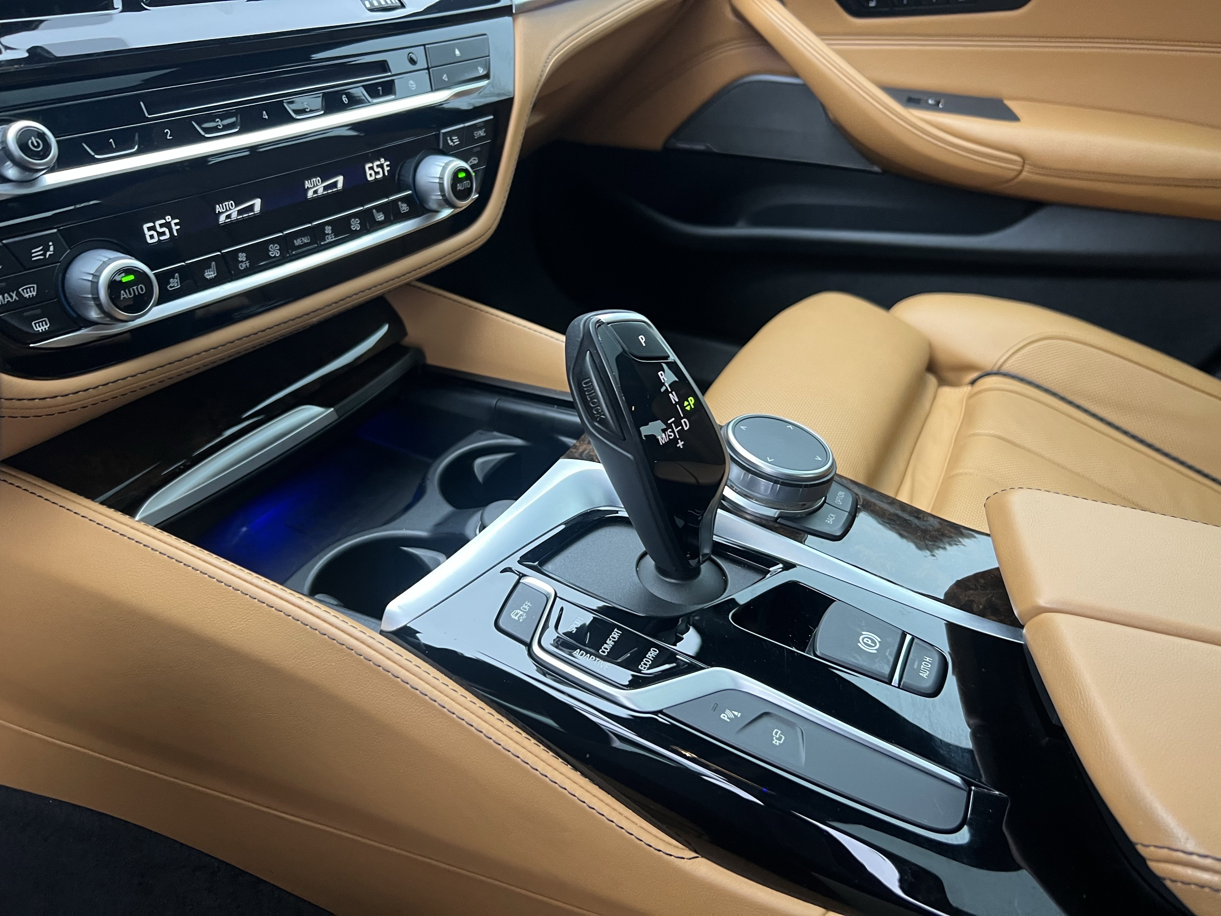 Used 2019 BMW M550i xDrive image 24