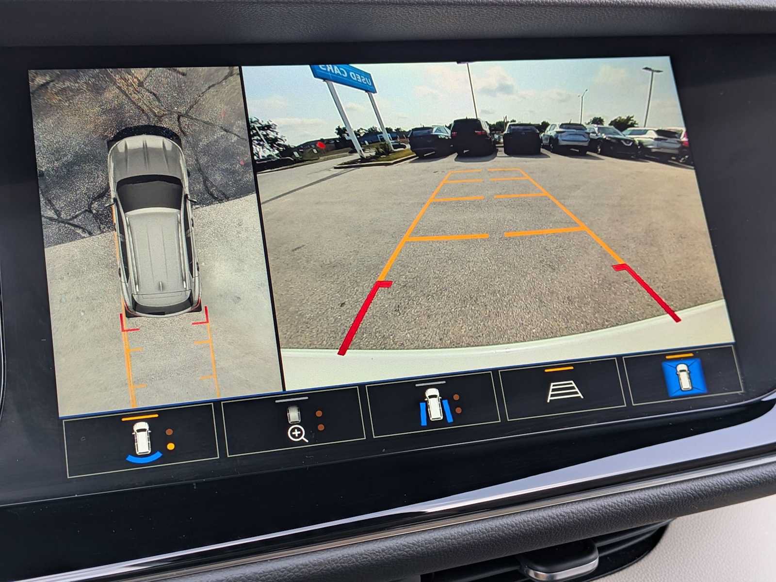 Used 2023 Buick Envision Avenir AWD/4WD image 31
