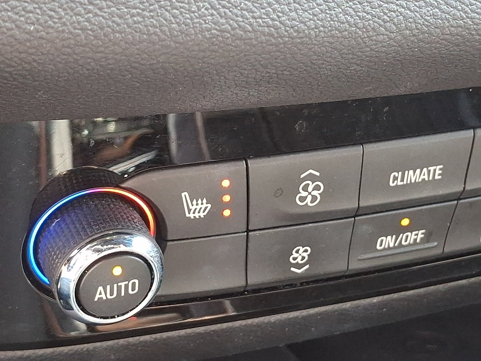 Used 2023 Buick Enclave Essence AWD/4WD image 24