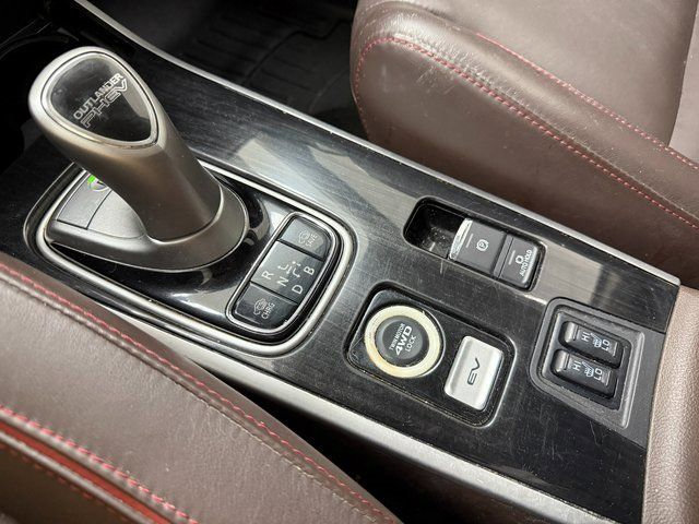 Used 2018 Mitsubishi Outlander SEL image 40