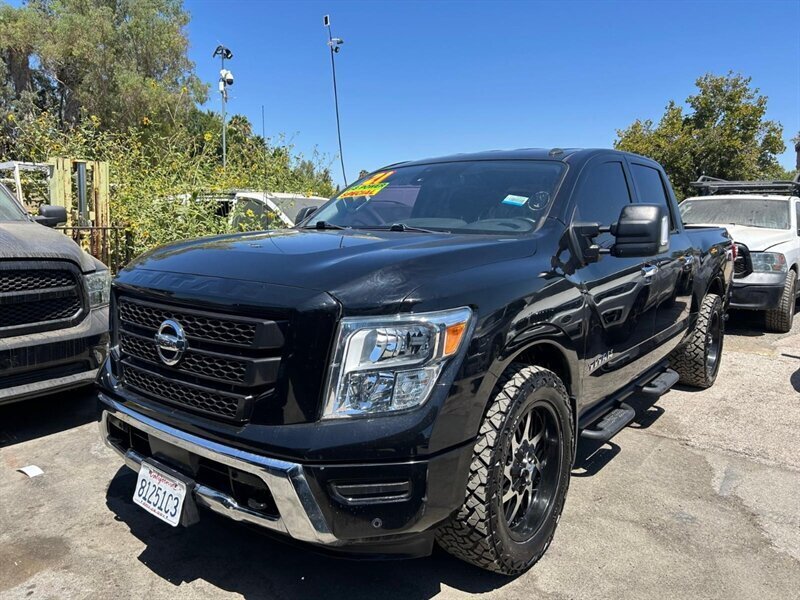 Used 2021 Nissan Titan SV w/ SV Convenience Package RWD image 5