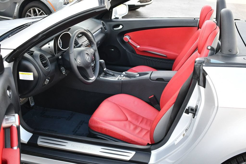 Used 2009 Mercedes-Benz SLK 300 image 14