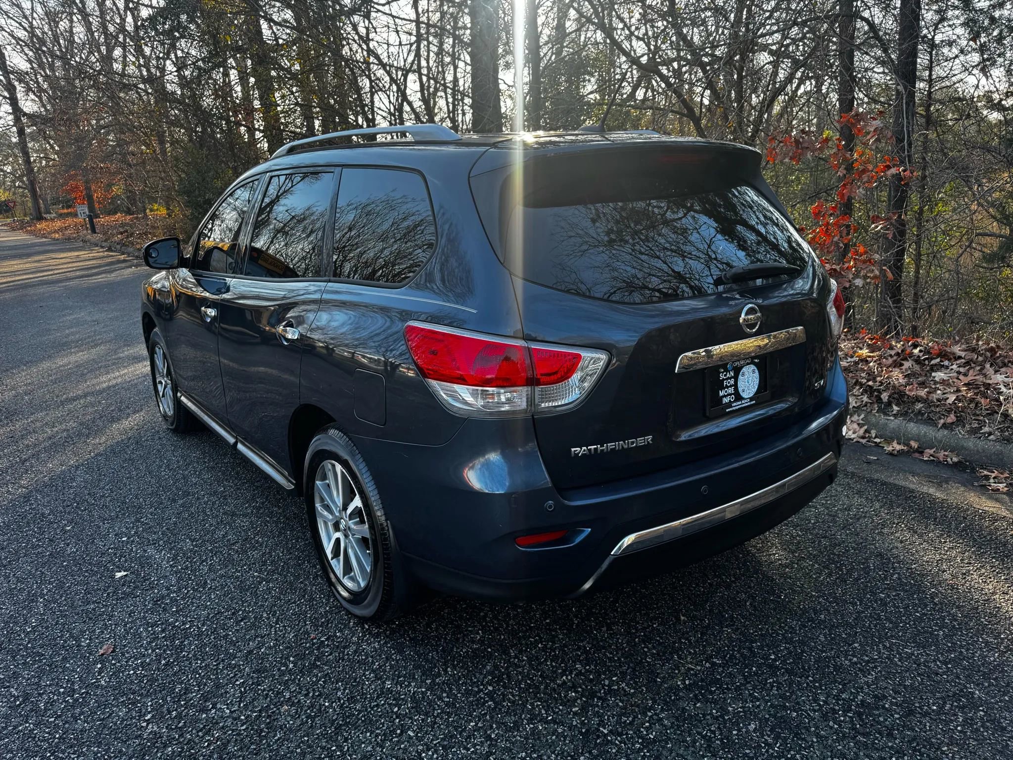 Used 2013 Nissan Pathfinder SV w/ Cargo Pkg image 8