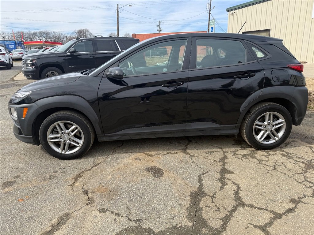 Used 2021 Hyundai Kona SE AWD/4WD image 2