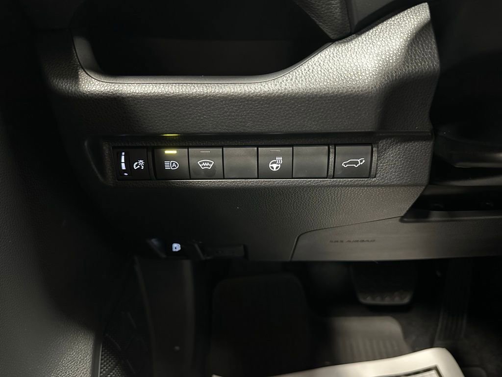 Used 2025 Toyota RAV4 XLE w/ Convenience Package image 17