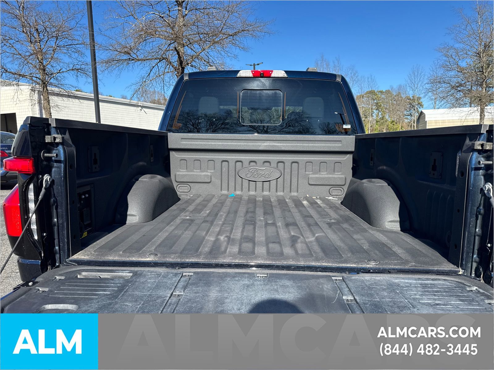 Used 2022 Ford F150 Lightning Lariat image 21