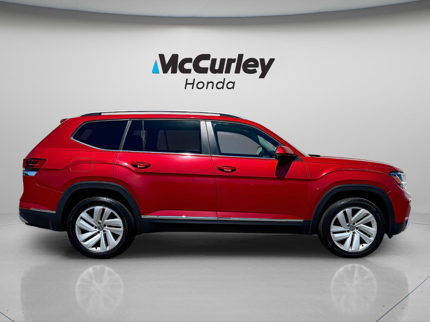 Used 2021 Volkswagen Atlas SEL AWD/4WD image 2