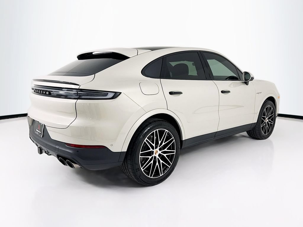 New 2026 Porsche Cayenne E-Hybrid Coupe AWD/4WD image 9
