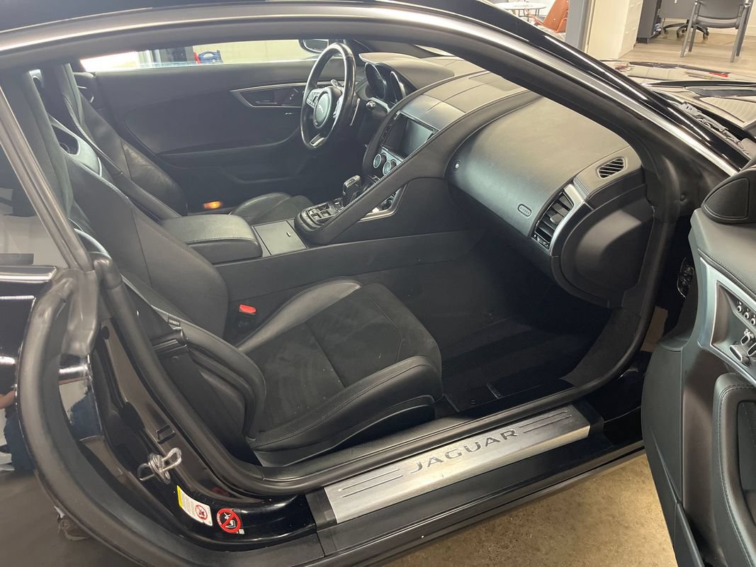 Used 2018 Jaguar F-TYPE Coupe RWD image 46