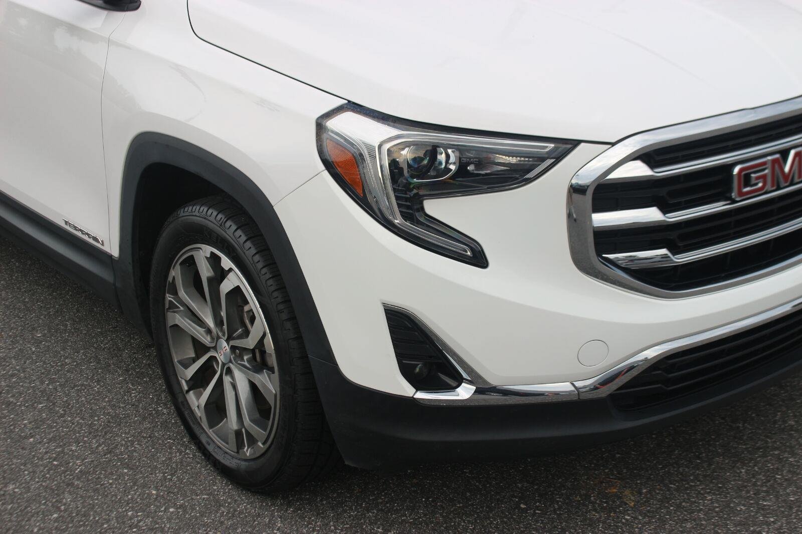 Used 2020 GMC Terrain SLT w/ Preferred Package AWD/4WD image 9
