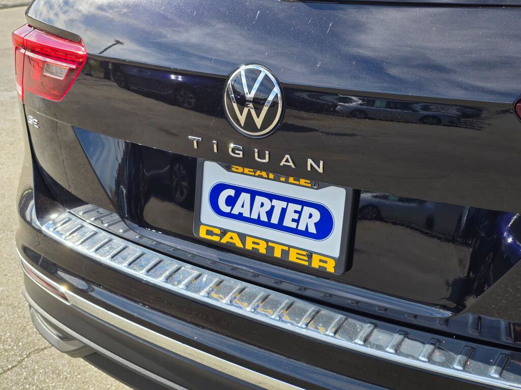 Used 2022 Volkswagen Tiguan SE w/ Panoramic Sunroof Package AWD/4WD image 15